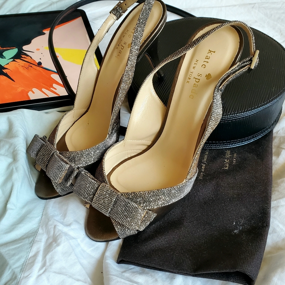 NWT! KATE SPADE Grey Silver Slingback Sandal